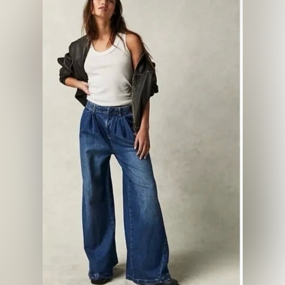 We the Free Denim - NWT We the Free Equinox Denim Trouser Jeans Barrel Free People Dark Wash Size 28